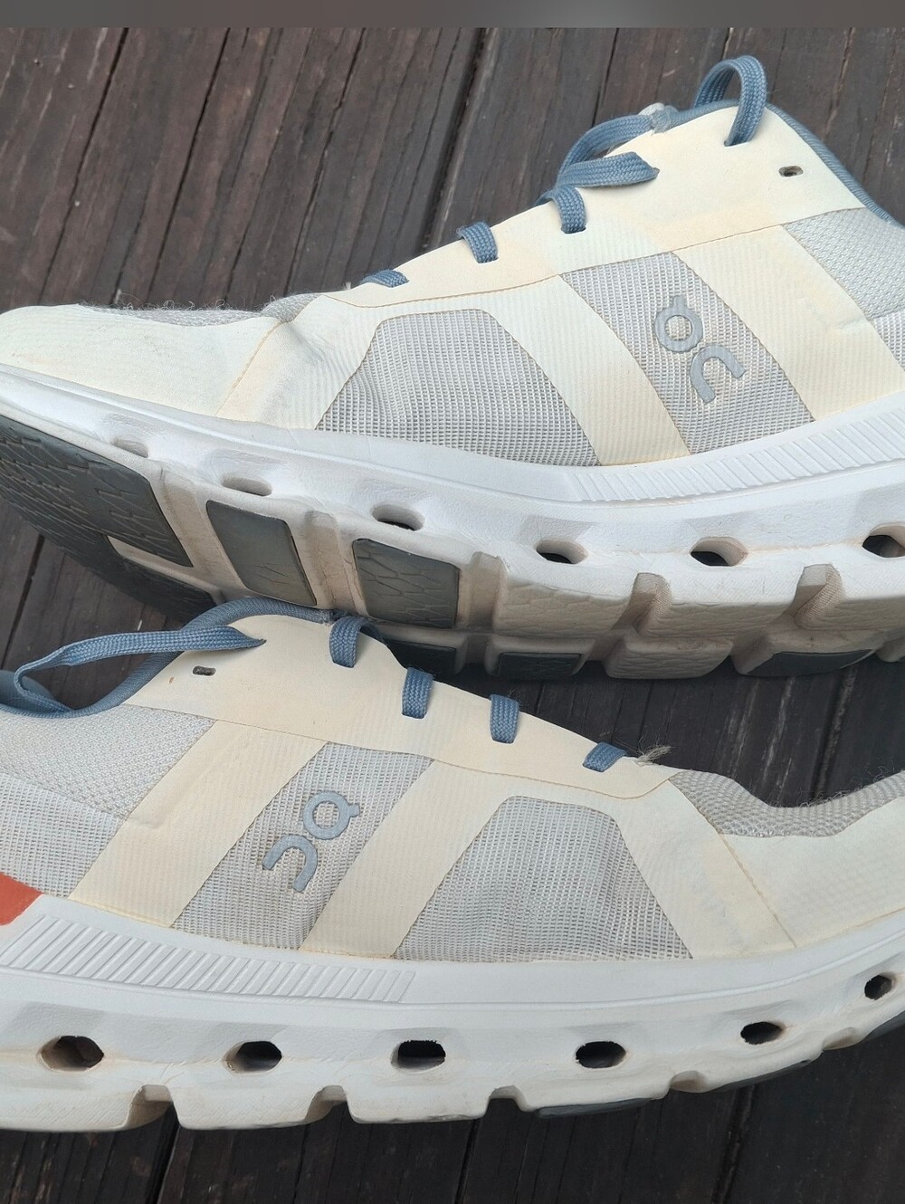 On Cloudrunner 2 Womens Size 9